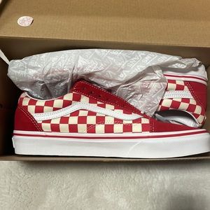 Old Skool Vans Red/cream Mens 7.5/Womens size 9